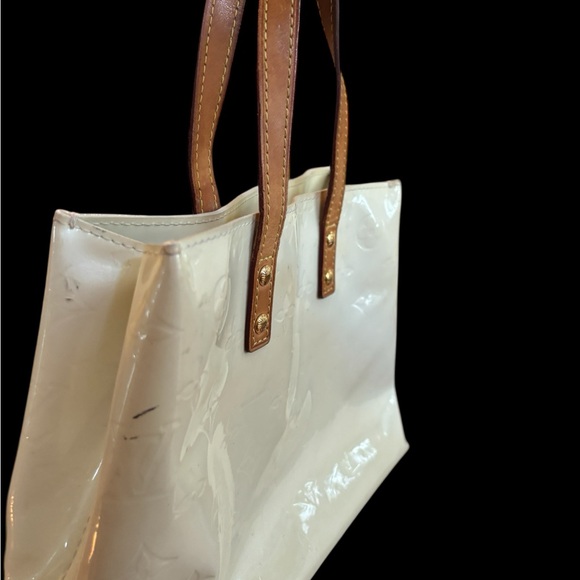 Louis Vuitton Vernis Reade PM – Marshmallow Vernis Leather - Picture 5 of 15